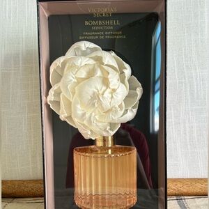 Victoria's Secret Bombshell Faux Floral Diffuser - Cream and Gold